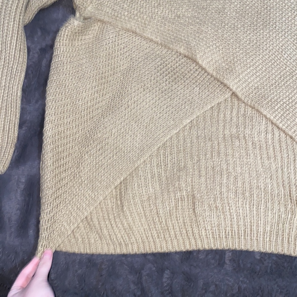 🪿Adorable tan knit sweater! - Picture 5 of 8